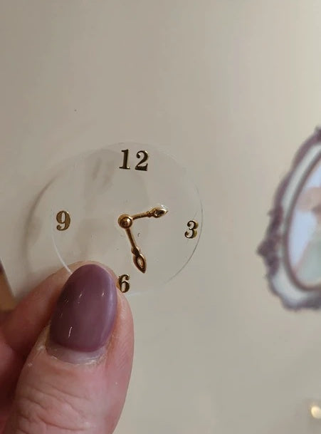 Horloge transparente