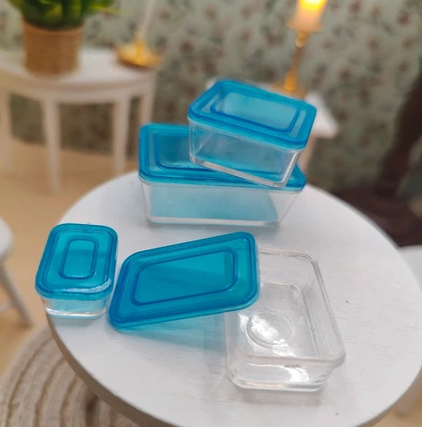 Tupperware bleus