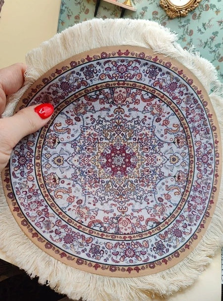 Tapis à frange rose fleuri