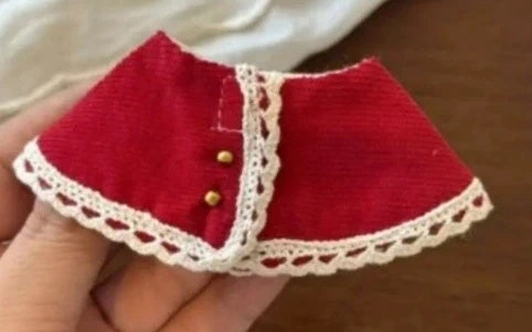 cape velour rouge