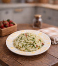 assiette de riz avec spatule