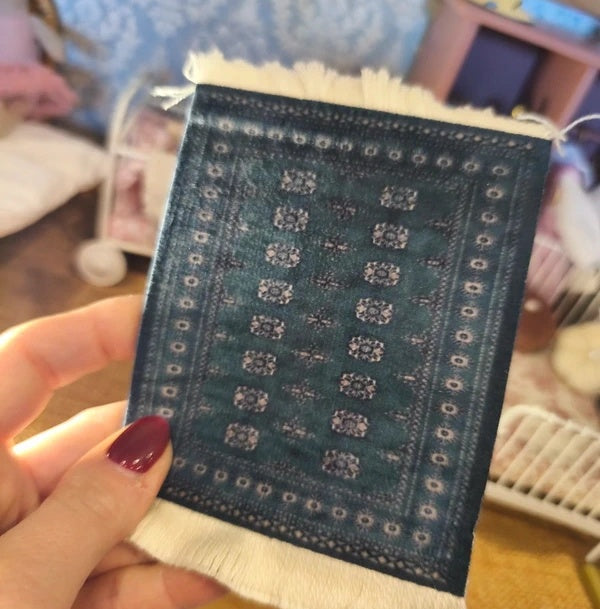 Petit tapis bleu