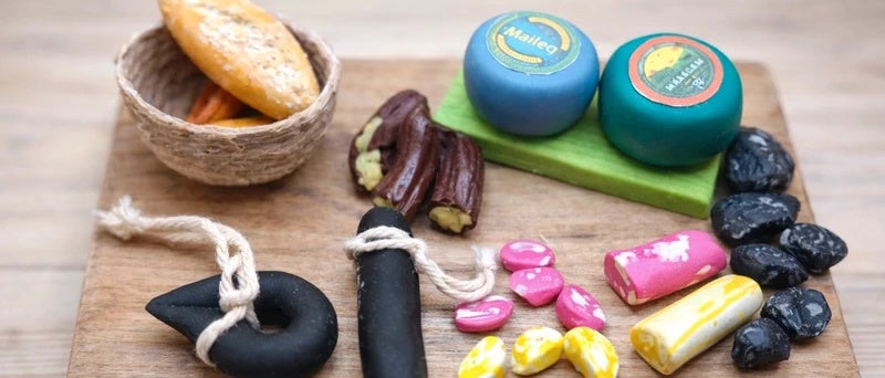 Ensemble de pain charcuterie et fromage
