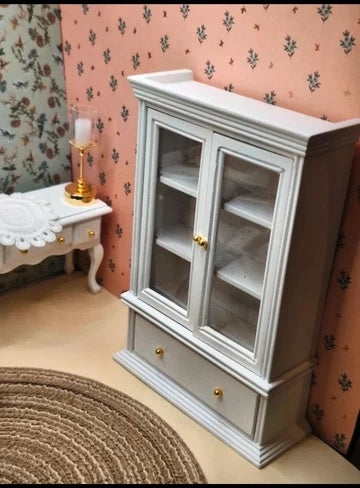 Buffet vitré en bois blanc