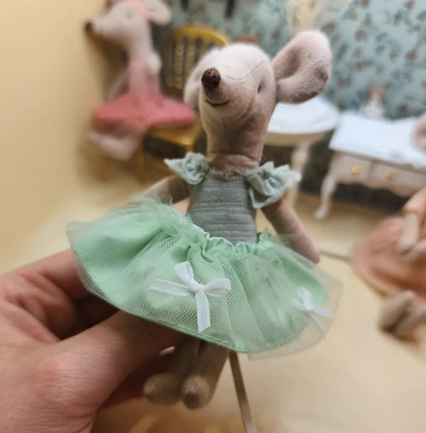 Très jolie jupe verte en tulle
