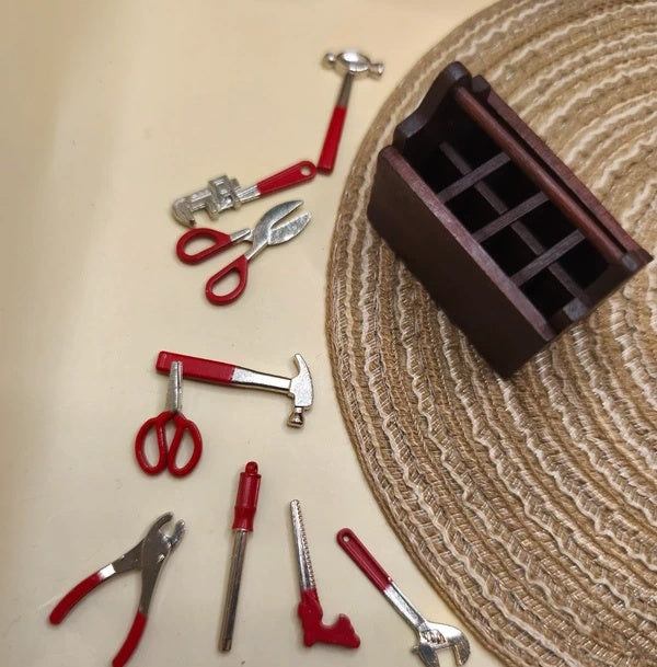 Caisse à outils bois et outils métal