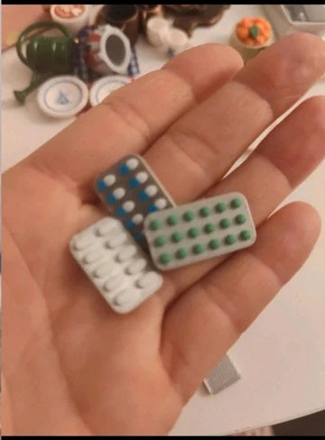 3 plaquettes de médicaments