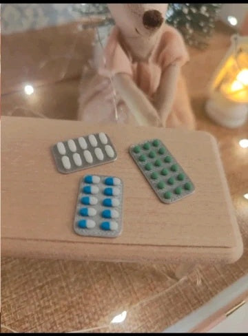 3 plaquettes de médicaments