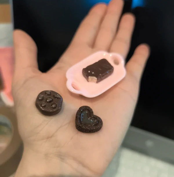 Plateau rose de gâteaux