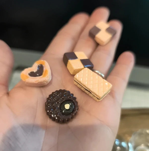 Présentoir et ses gâteaux