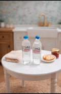 Deux bouteilles d'Évian