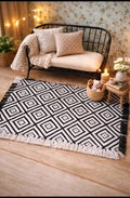 Petit tapis noir et blanc