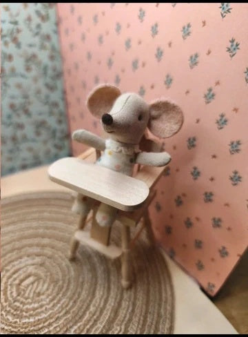 Chaise haute en bois pour bébé