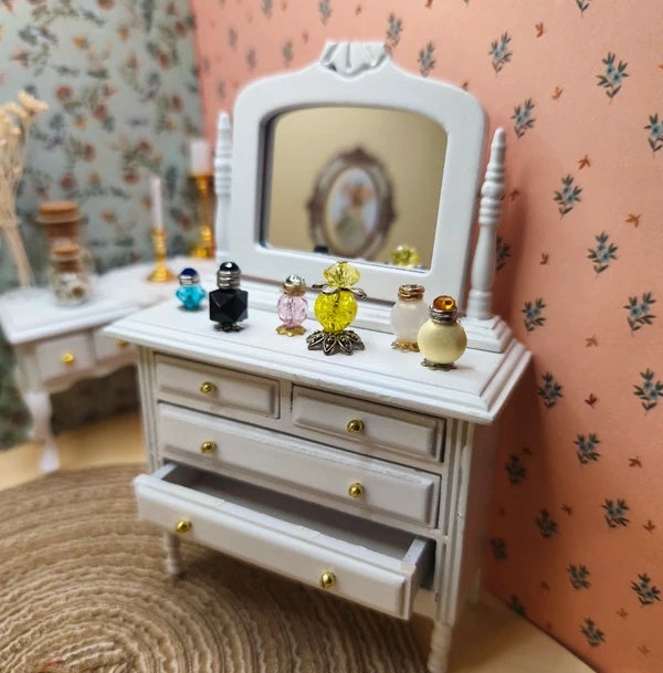 Coiffeuse en bois garnie