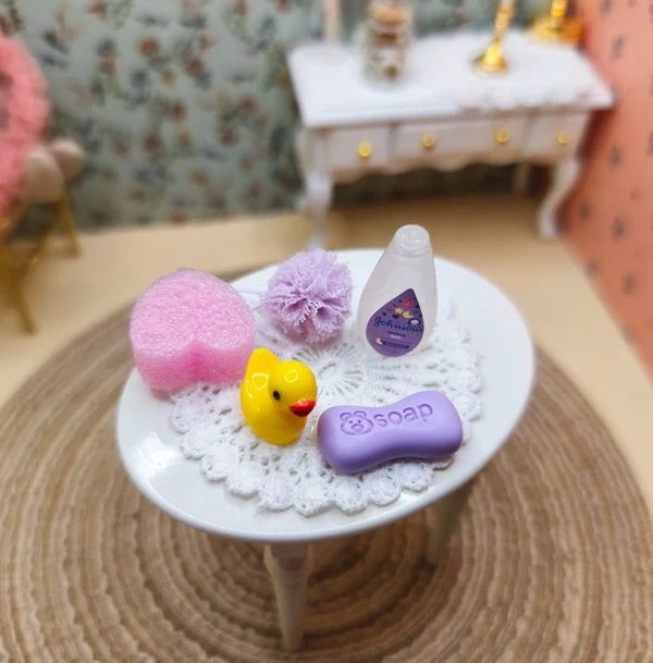 Ensemble violet pour salle de bain