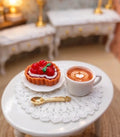 Tarte aux fraises assiette cuillère et café