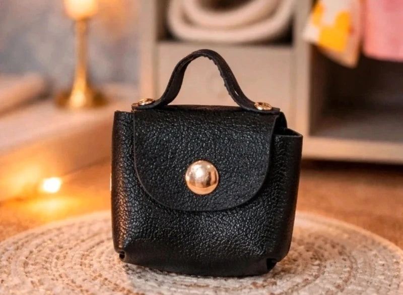 Petit sac noir en simili cuir