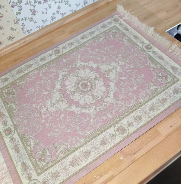Grand tapis à frange rose