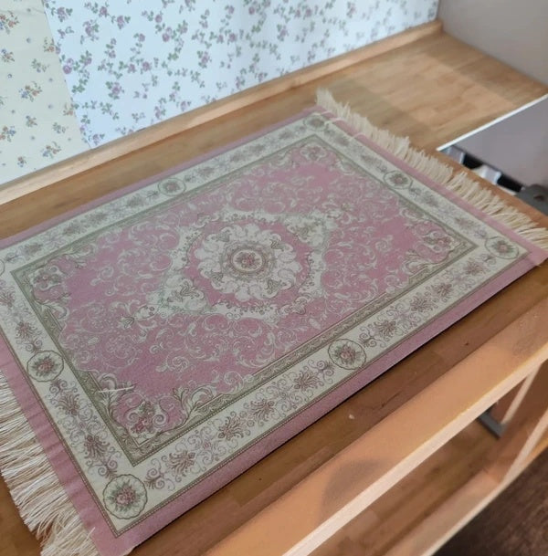Grand tapis à frange rose