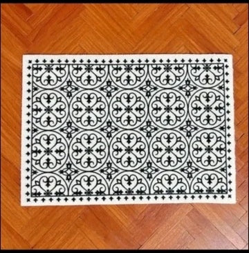 Grand tapis noir et blanc