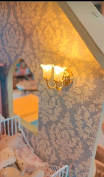 Applique murale double lumière miniature allumée