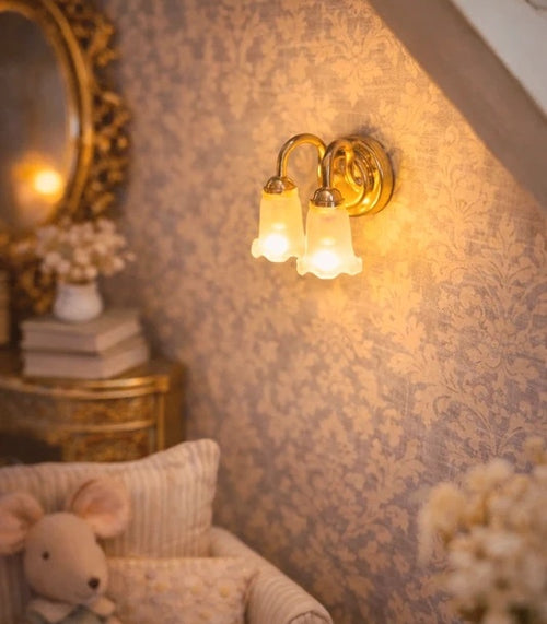 Applique murale miniature dorée à double lumière LED, échelle 1/12