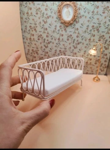 Matelas inclus avec la banquette miniature blanche