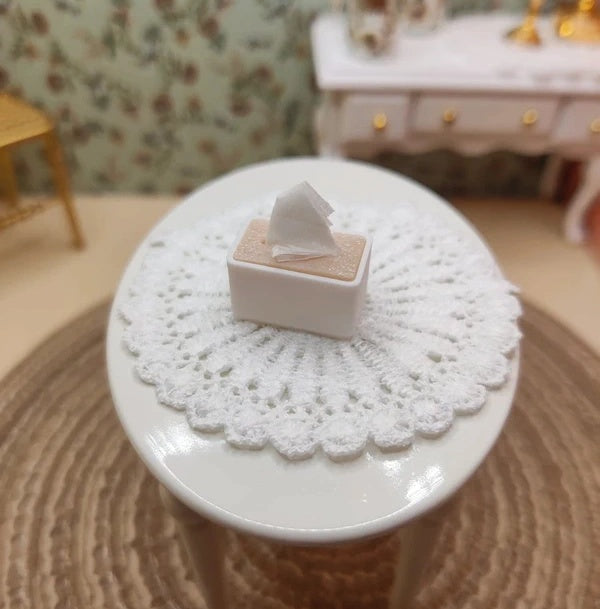 Second modèle de boîte de mouchoirs miniature