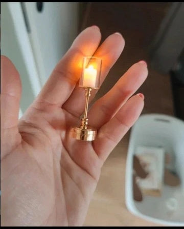 Bougie miniature LED allumée, lumière chaude