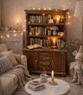 Buffet vaisselier miniature en bois marron à poignées dorées, échelle 1/12