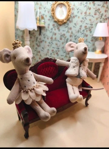 Assise en velours du canapé miniature vintage