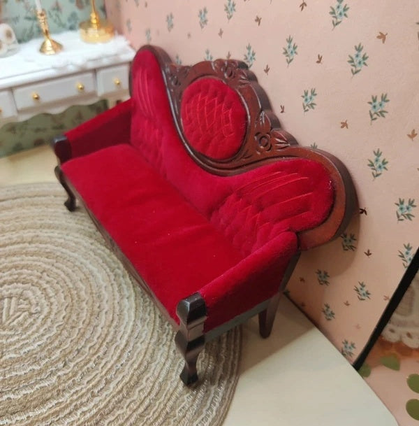 Canapé miniature vintage bois et velours vu de côté
