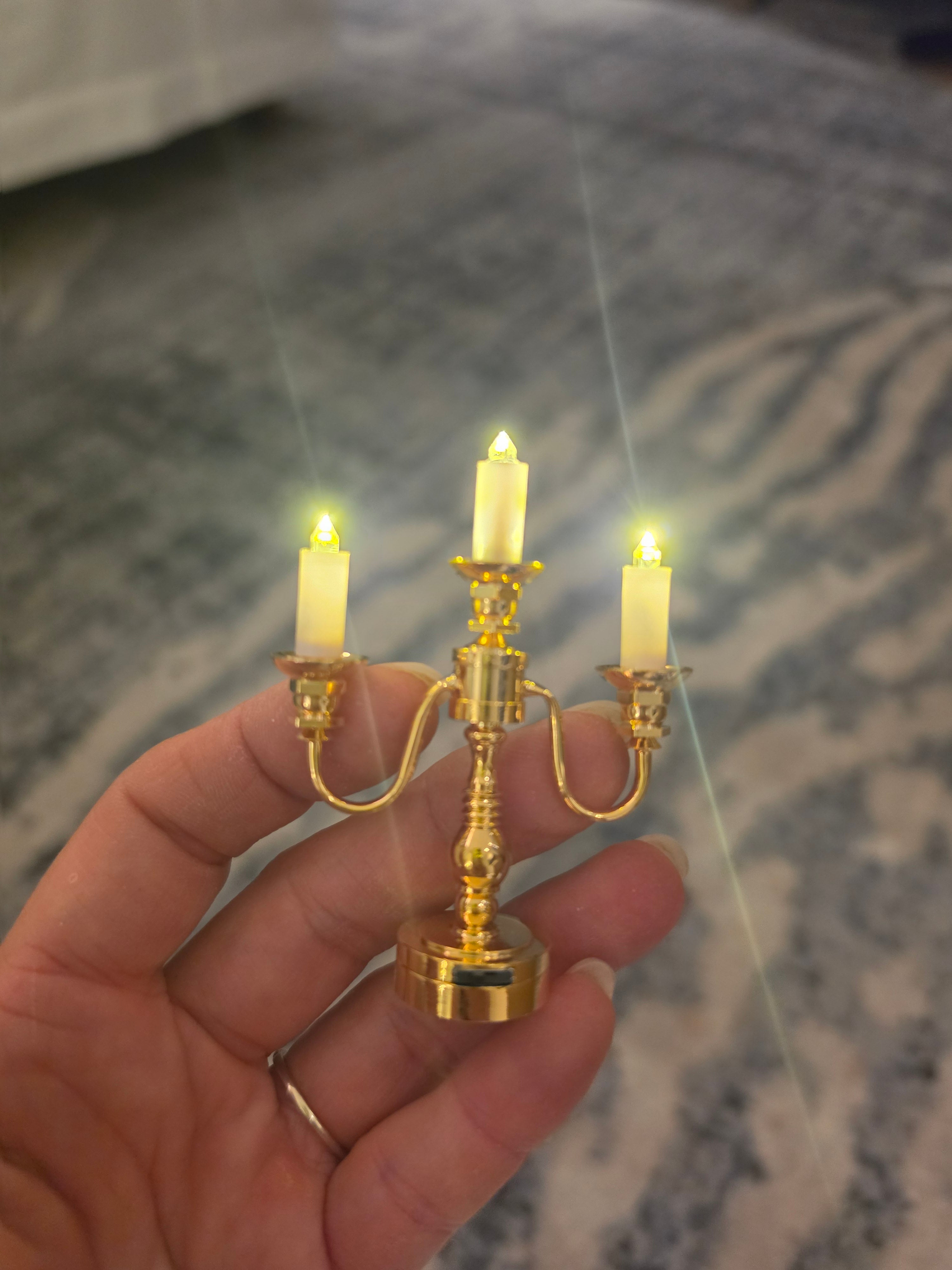 Finition laiton doré du chandelier miniature