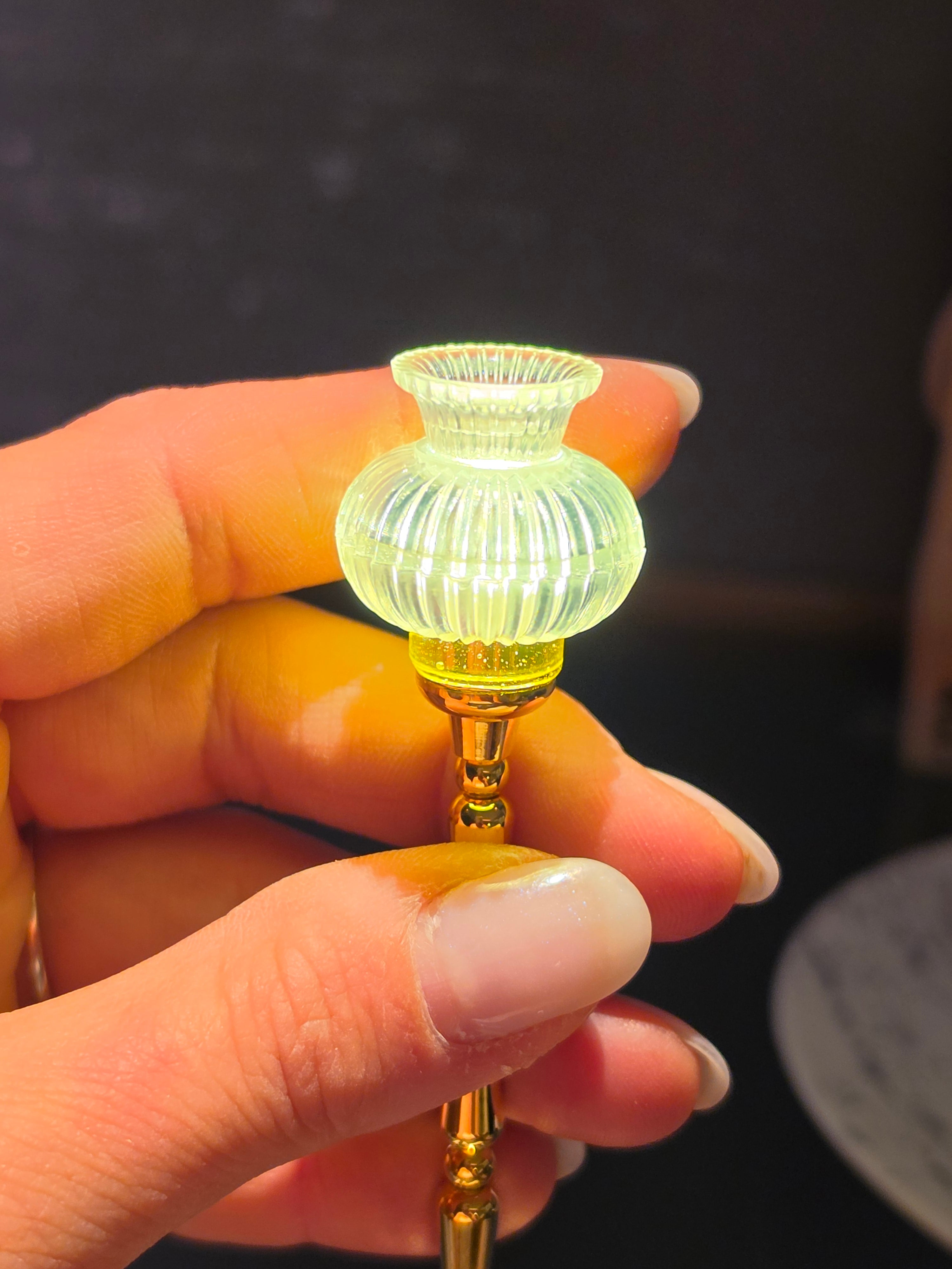 Pied en laiton doré du lampadaire miniature