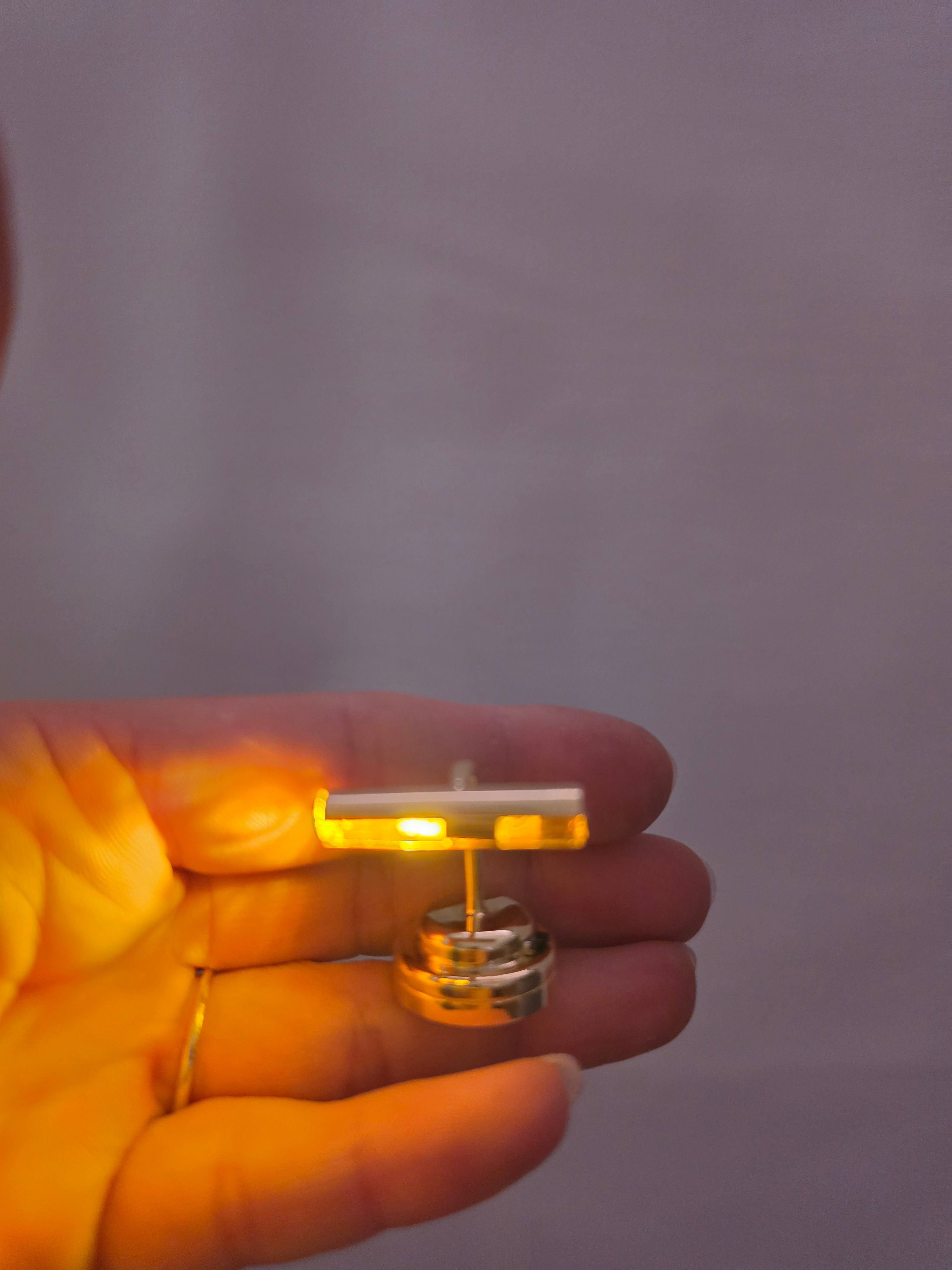 Lampe de bureau design miniature vue de côté