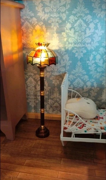 Interrupteur au pied de la lampe multicolore miniature