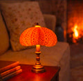 Lampe miniature réalisée dans un véritable oursin, échelle 1/12