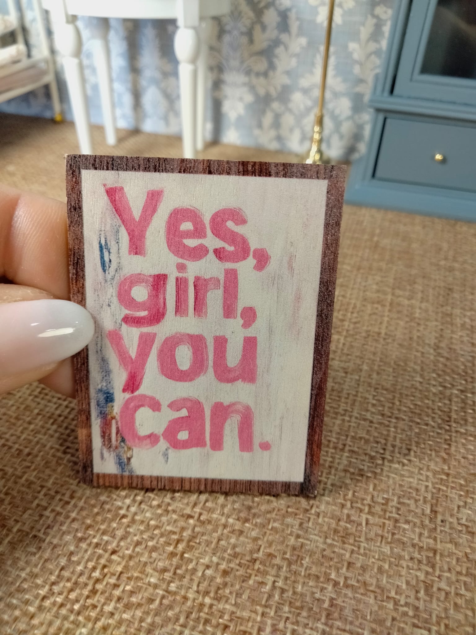 Cadre/tableau miniature pour maison de poupée Yes Girl YouTube Can