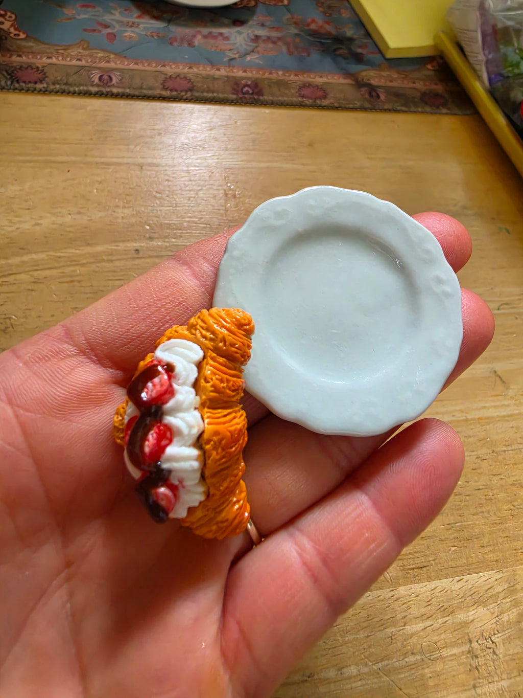 Assiette de croissant fourré