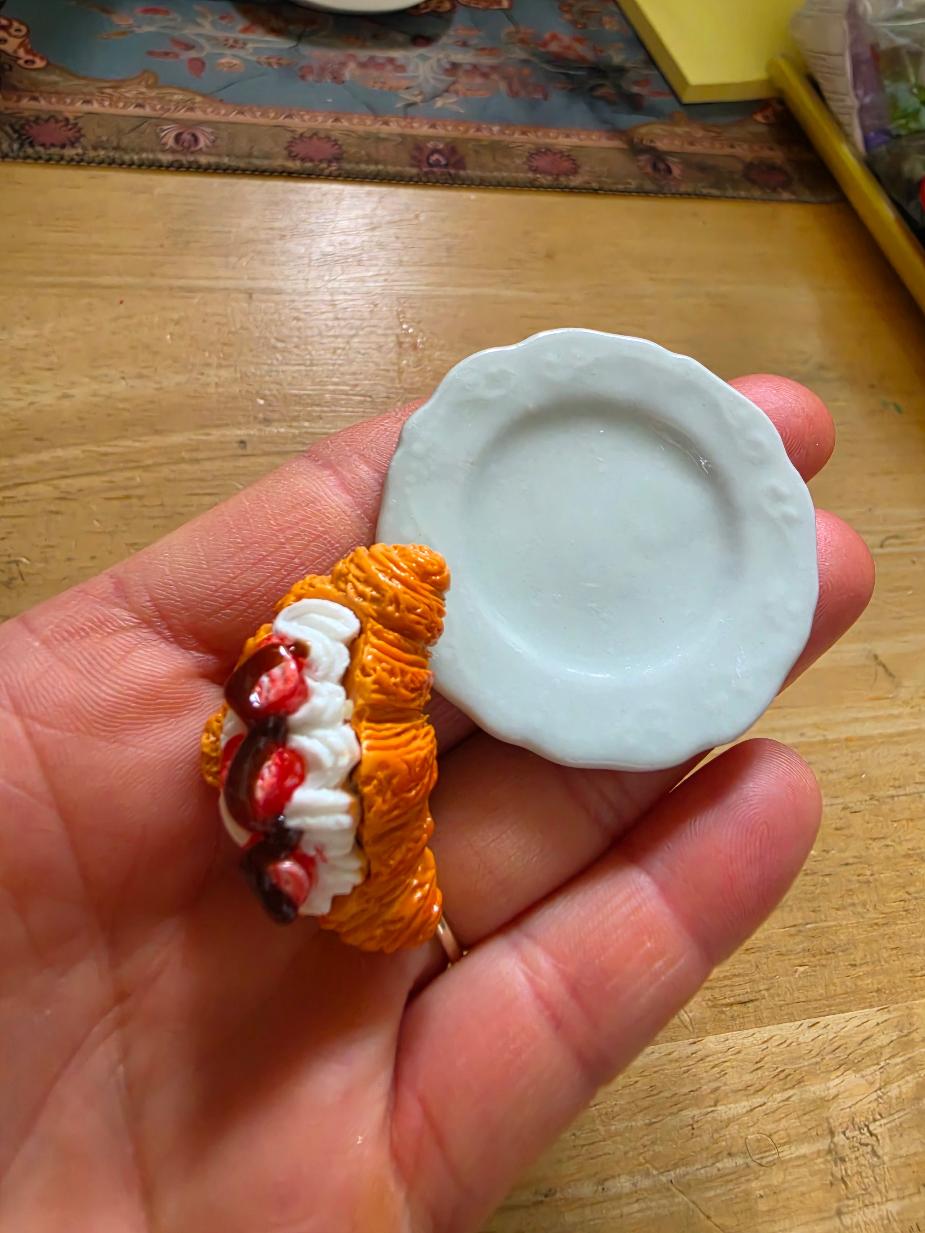 Assiette de croissant fourré