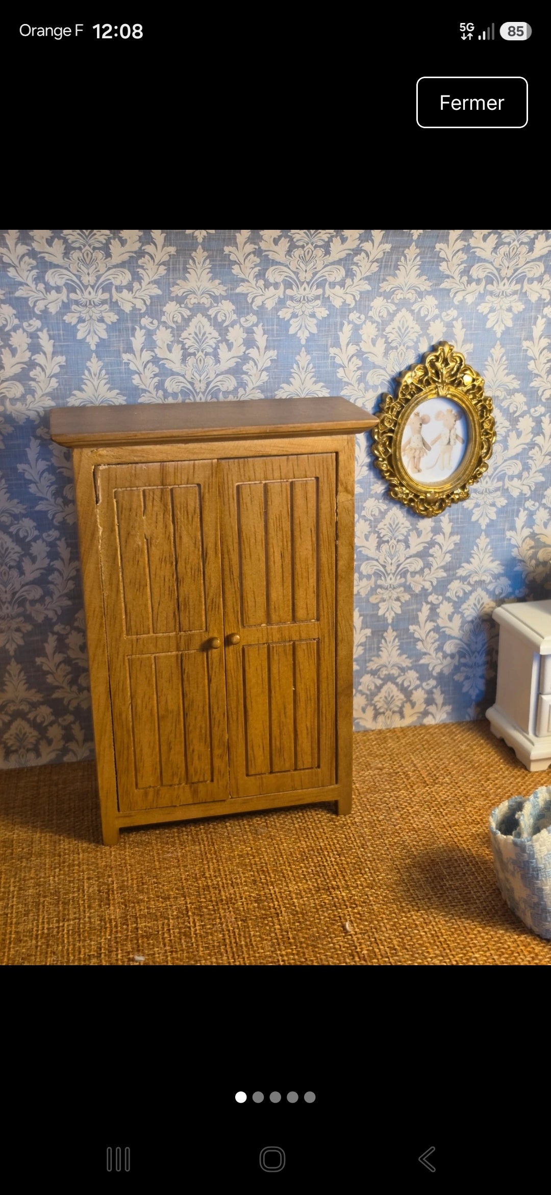 Armoire en bois deux portes avec tringle