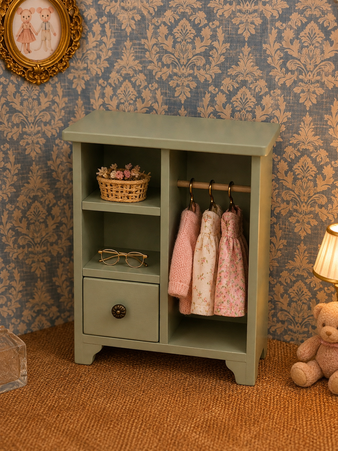 Armoire en bois avec cintres