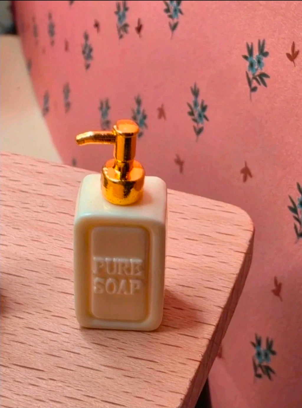 Distributeur de savon jaune ou vert
