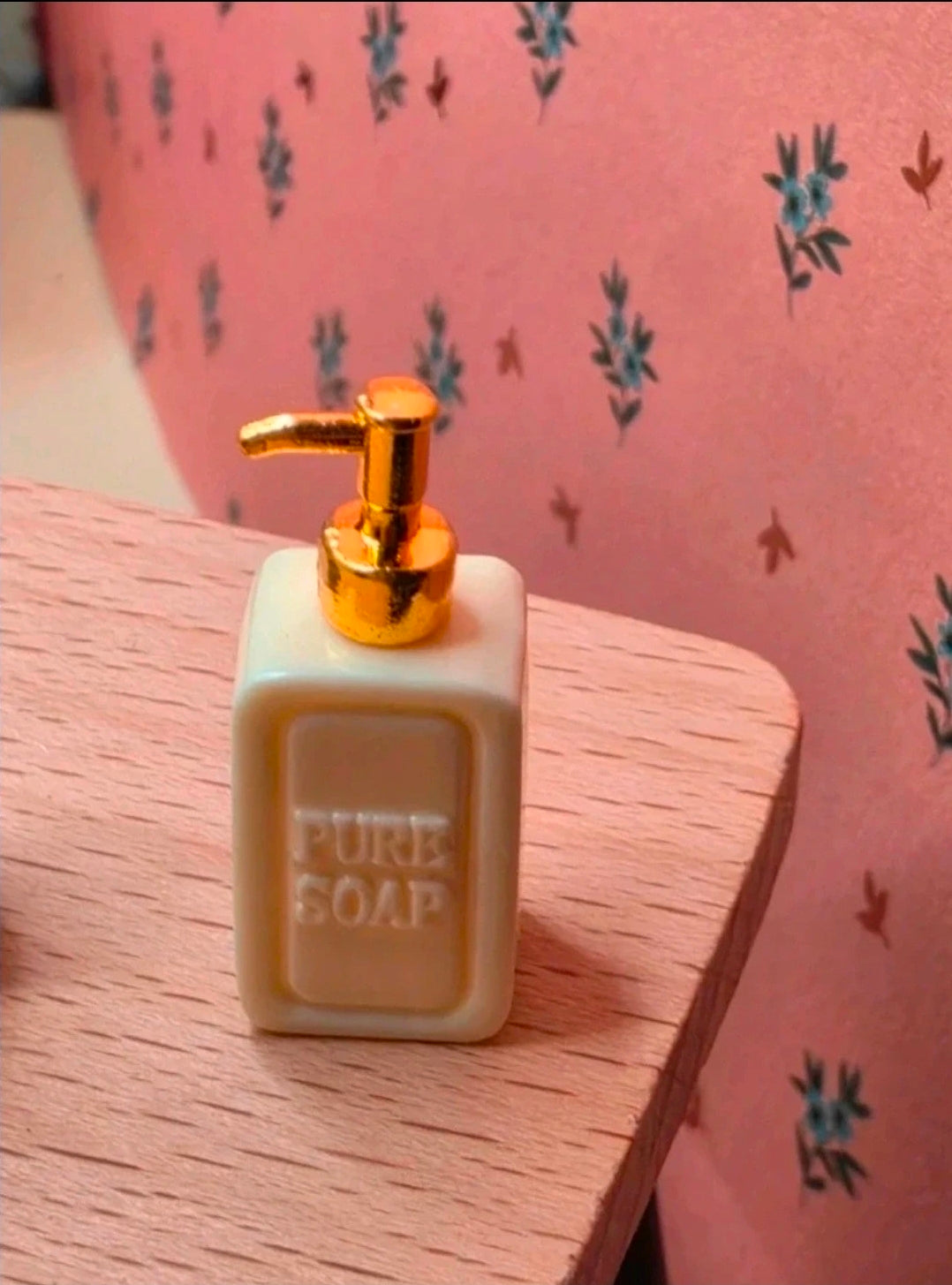 Distributeur de savon jaune ou vert