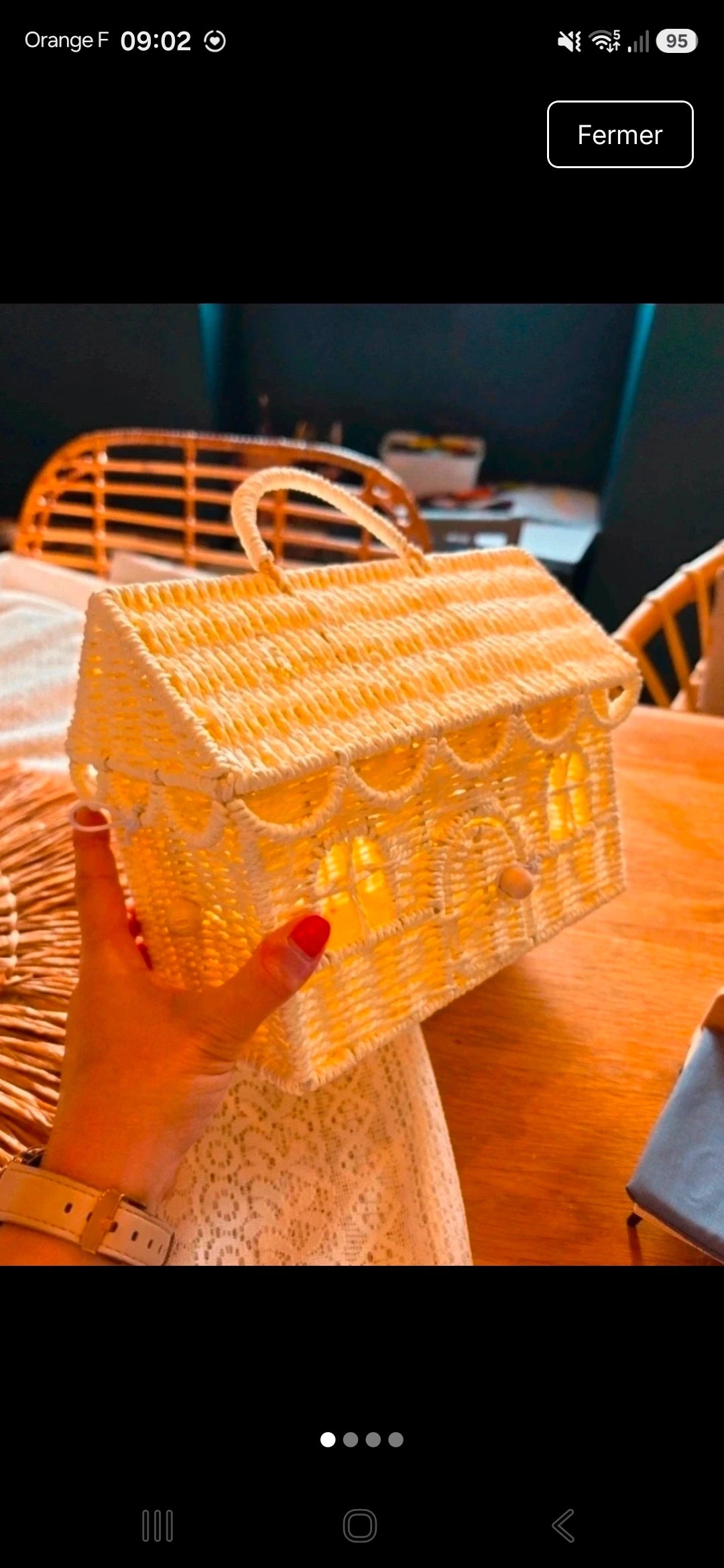 Panier Maison en rotin avec frise de toit