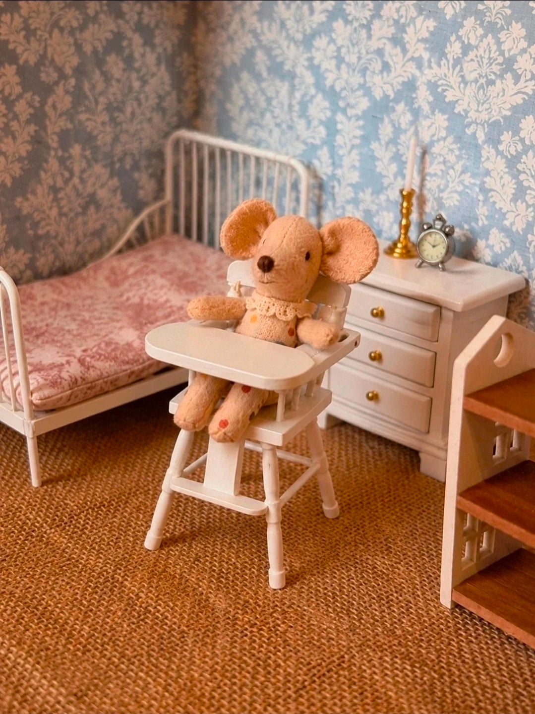 Chaise haute en bois pour bébé