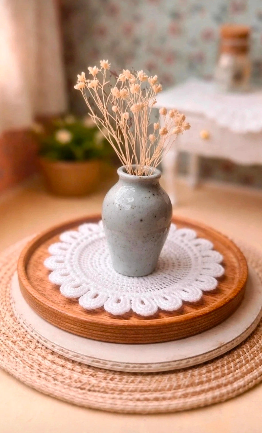 Vase et ses fleurs séchées