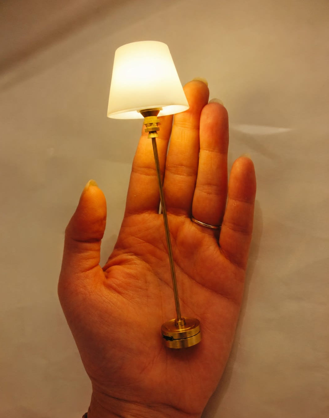 Lampe sur pied avec abat-jour
