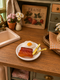 Assiette petit-déjeuner miniature – Œuf & bacon