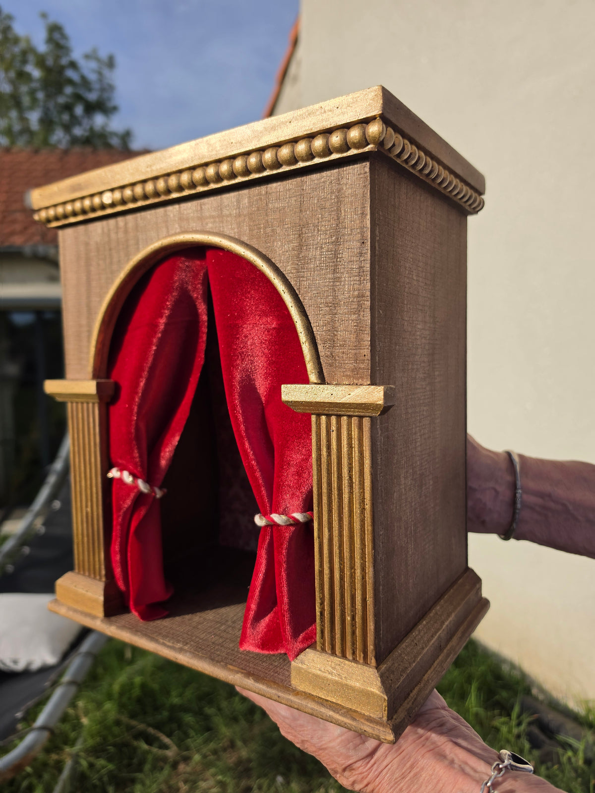 Théâtre en bois miniature